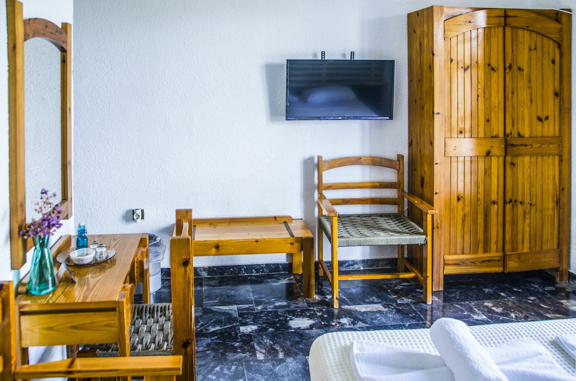 קאלאתאס Sunrise Apartments מראה חיצוני תמונה