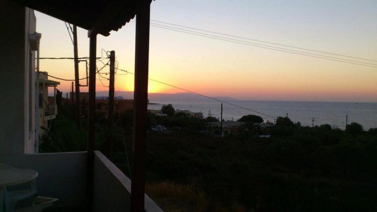קאלאתאס Sunrise Apartments מראה חיצוני תמונה